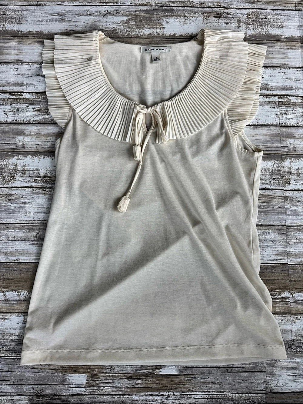 Banana Republic Ruffle Collar Sleeveless Top in White/Ivory